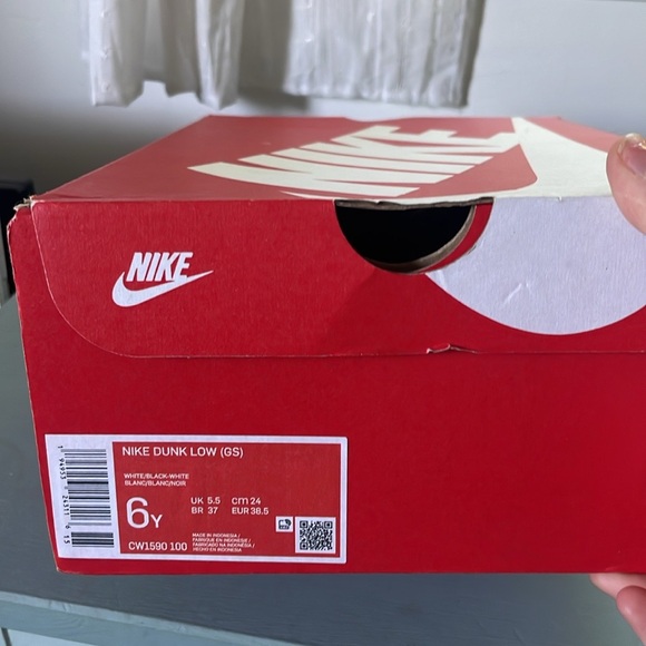 Air Jordan 4 Retro Og ‘Fire Red’ 2020 - Picture 2 of 5